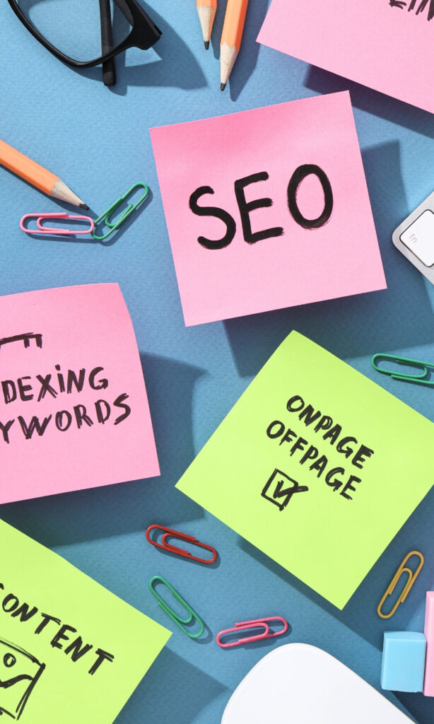 notes on a desk about SEO and keywords